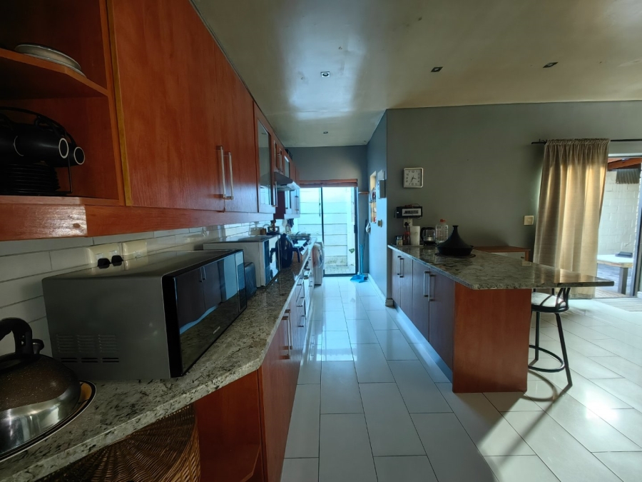 8 Bedroom Property for Sale in Belgravia Western Cape